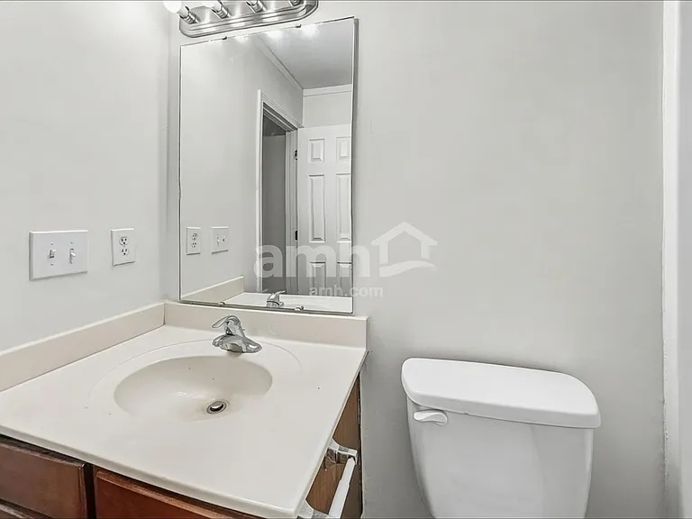 1010 Golden Crest Dr — Photo 18