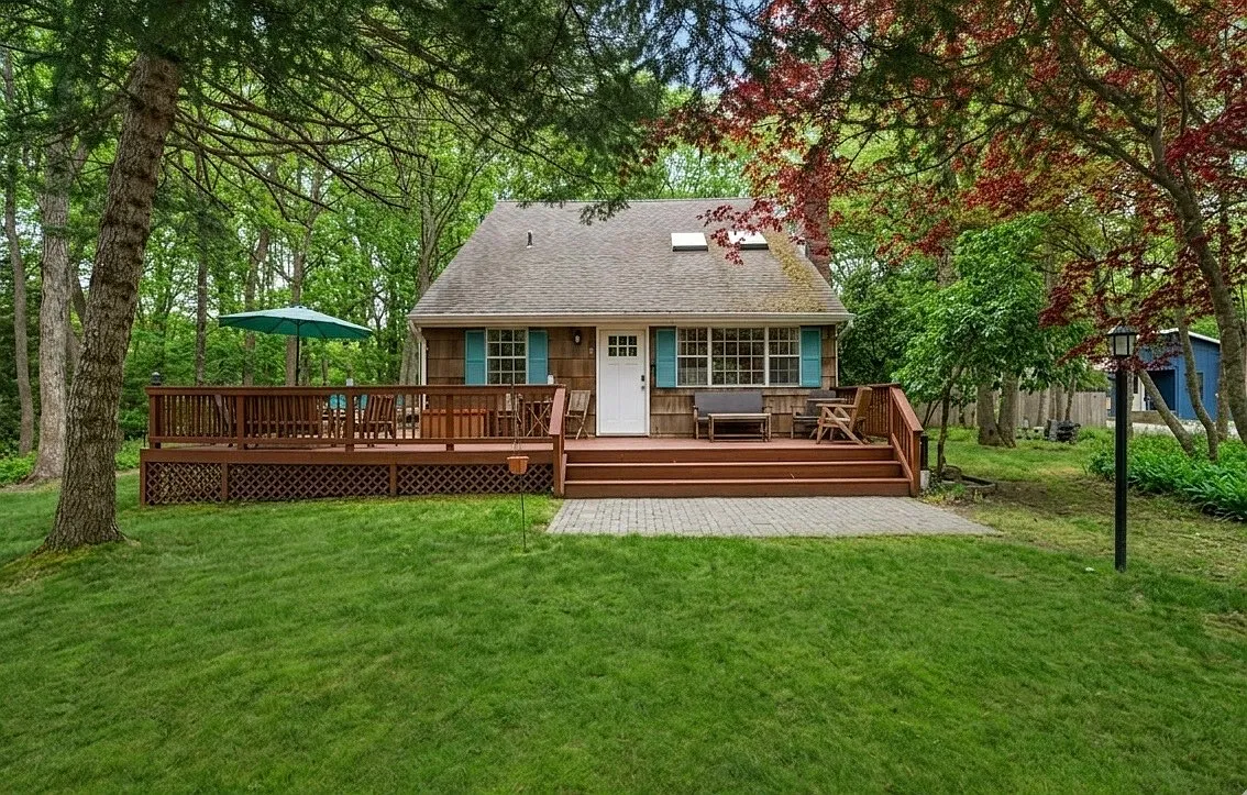 Springs Beach Retreat — Photo 1