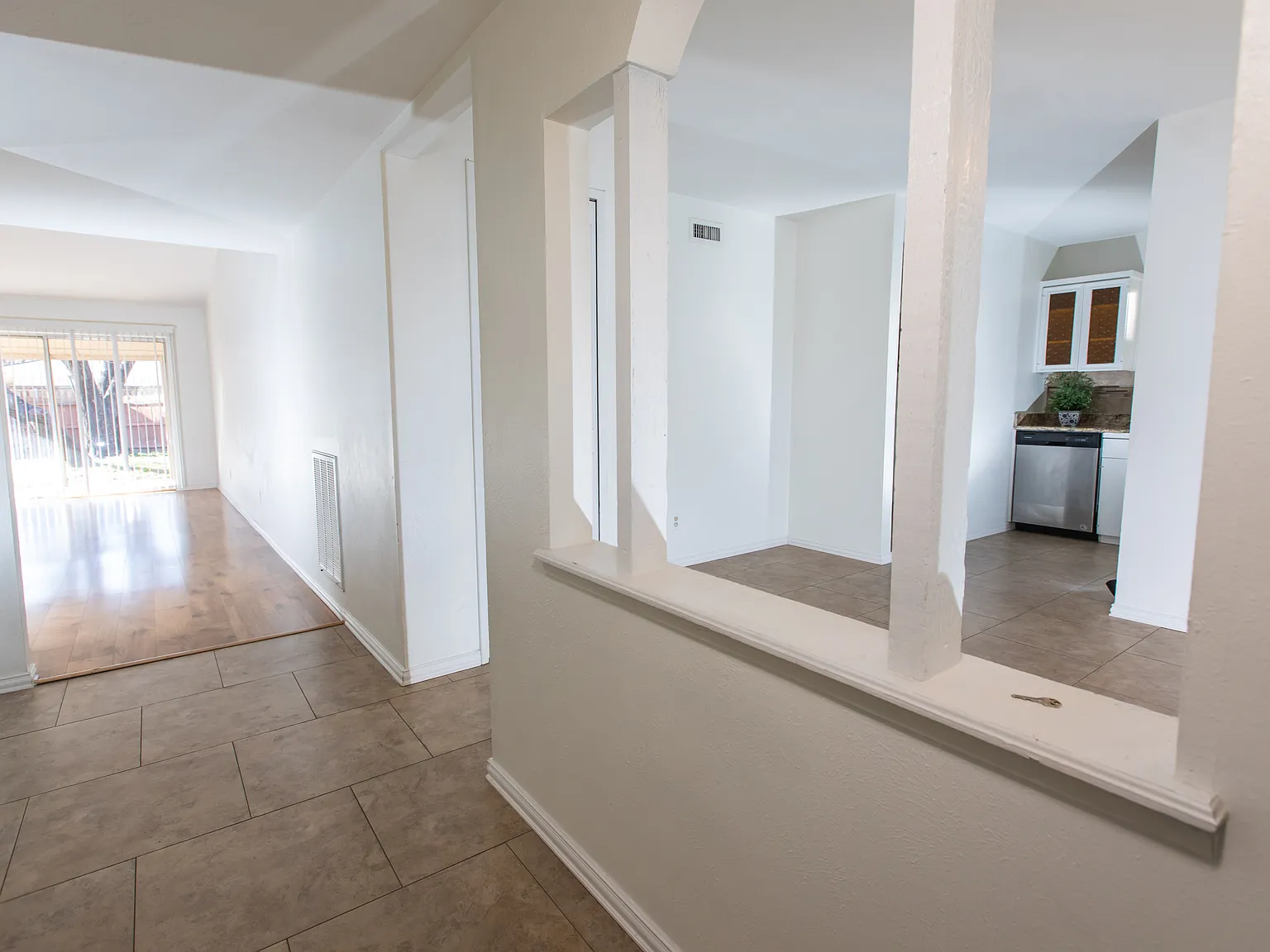 3 bed, 1496 sqft, $1,998 — Photo 4