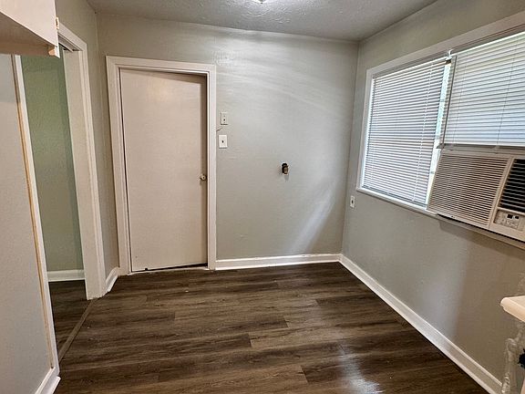 Breakfast Area/Dining Room