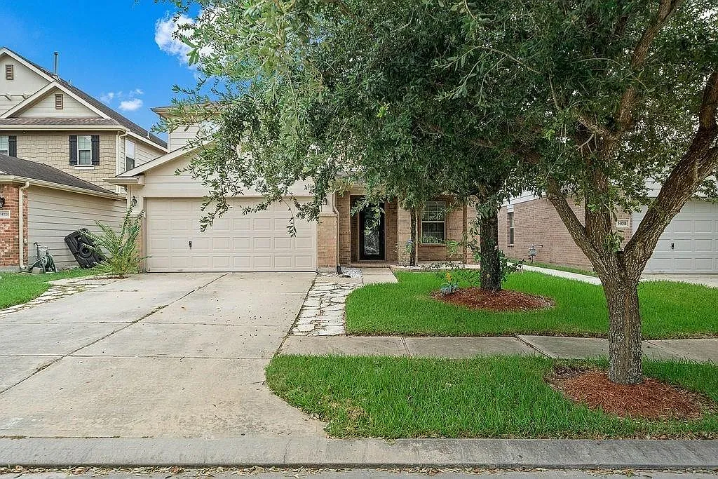 3 bed, 2.5 bath, 2180 sqft, $2,100 — Photo 1