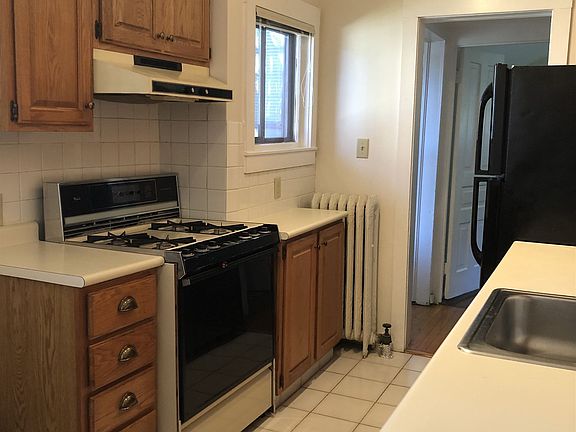 511 Kingsley #4 Kitchen