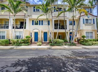 2895 S Greenleaf Cir, Boynton Beach, FL 33426