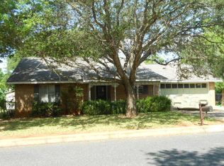 107 Crestwood Dr, Fredericksburg, TX 78624