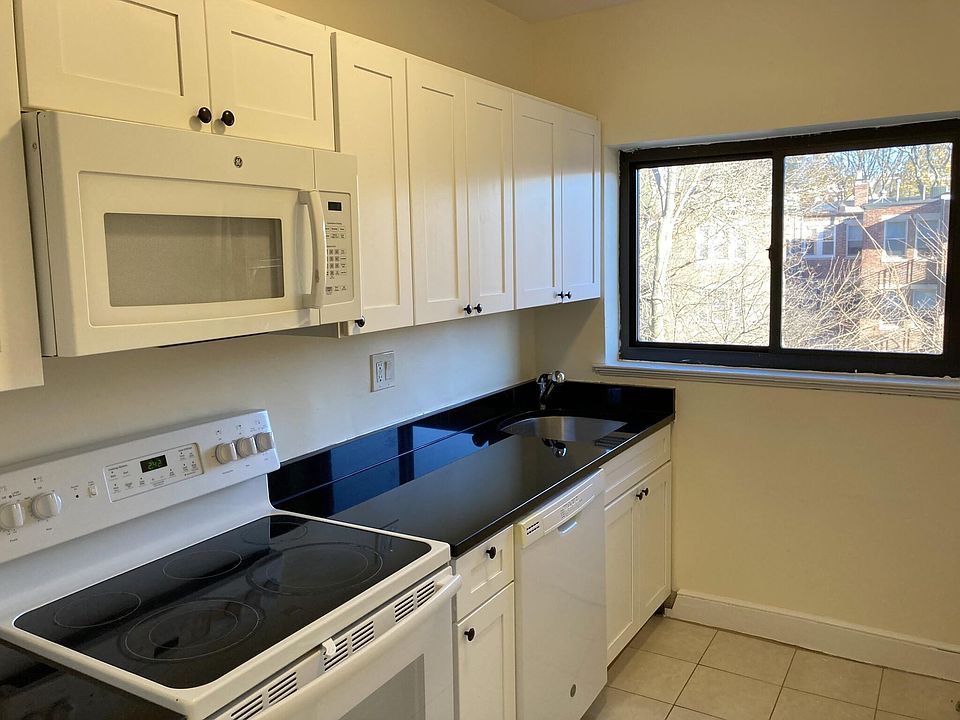 1st image of 114 Longwood Ave #4124