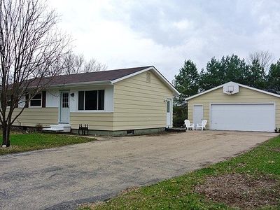 1717 Oriole St, New London, WI, 54961