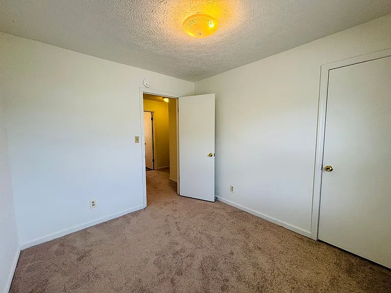 435 Wakeman Ct — Photo 12