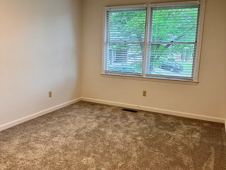 432 Lakebow Ct — Photo 23
