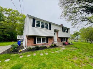 21 Hutchinson Rd, Attleboro, MA 02703