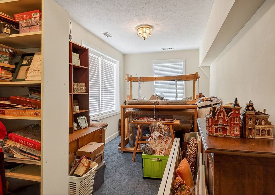 73rd image of 181 Tinsley Ln
