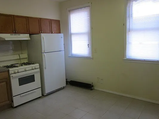 Rented by Realty 2000 Corp | media 10