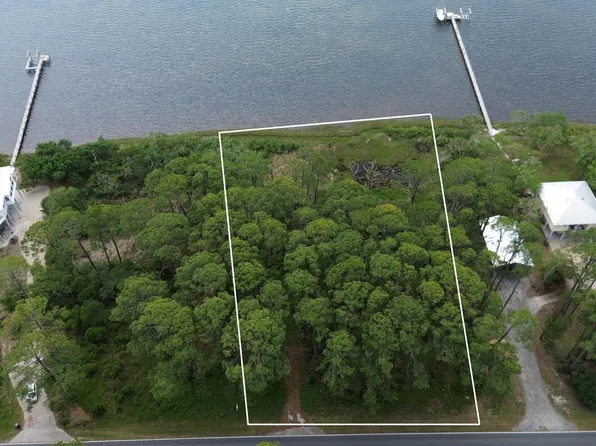 2790 Highway 98 E, Lanark Village, FL 32322