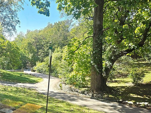 2nd image of 1046 Michigan Road