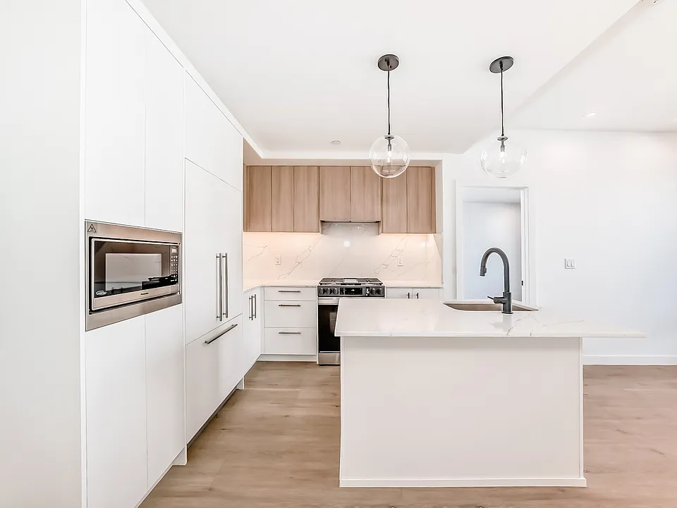 606 Broadcast Ave SW #8375