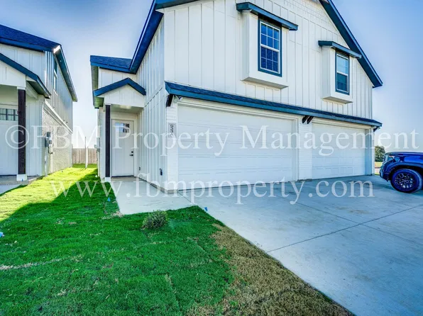 916 Cooksey Ct #B, Grandview, TX 76050