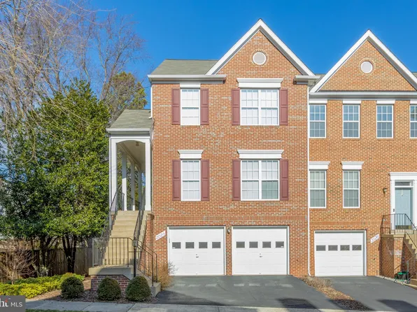 3028 Barden Oaks Ct, Oakton, VA 22124