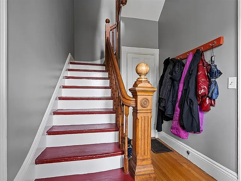 48 Spring Park Ave — Photo 11
