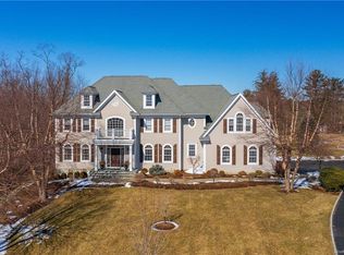 3 Meadow Ridge Dr, New Fairfield, CT 06812