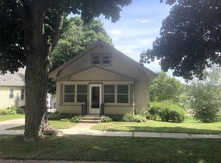 308 Oak St, Decorah, IA 52101