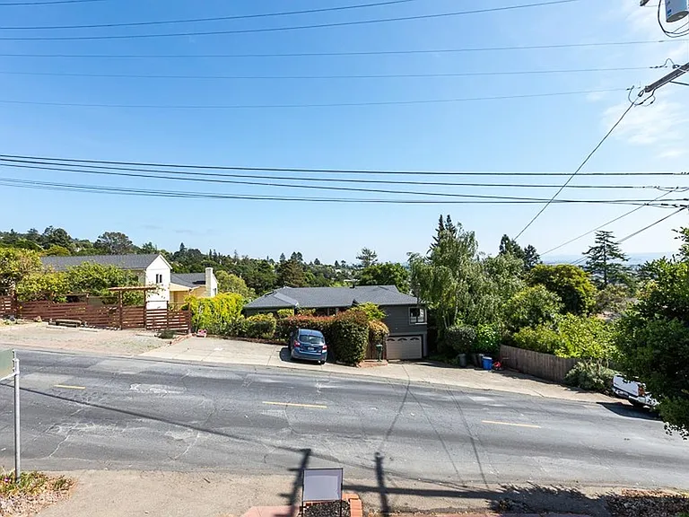25 Stratford Rd — Photo 4