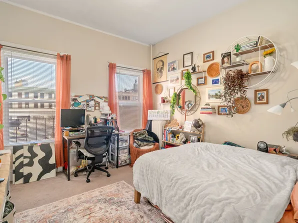 195 Green St APT 1, Cambridge, MA 02139