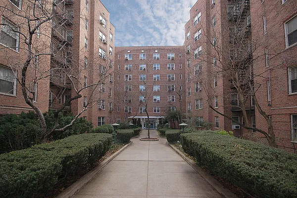 Sold by Luxor Homes & Investment Realty | media 18