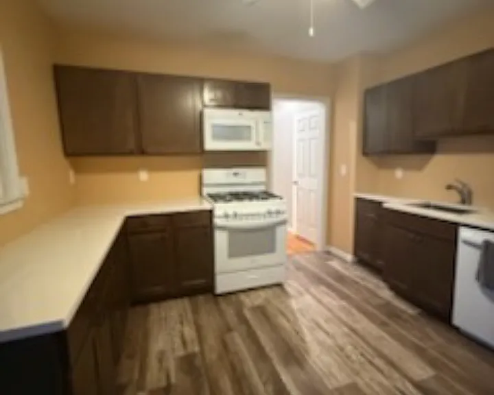 424 Miltonia St #2L — Photo 9