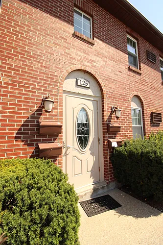 125 Overland Rd #1 Photo 1