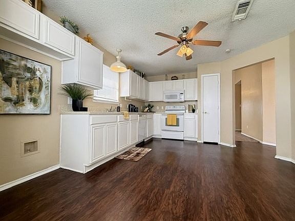 4th image of 10909 Deauville Cir S