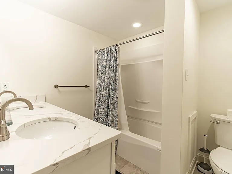 101 Brooks Ln — Photo 15