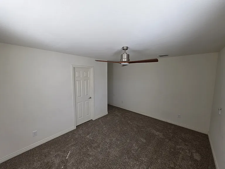 2756 E Hickory St — Photo 39