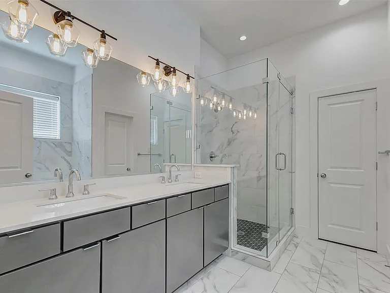 5859 Dolores St — Photo 15