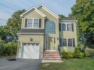 18 Eyland Pl, Roxbury Township, NJ 07876