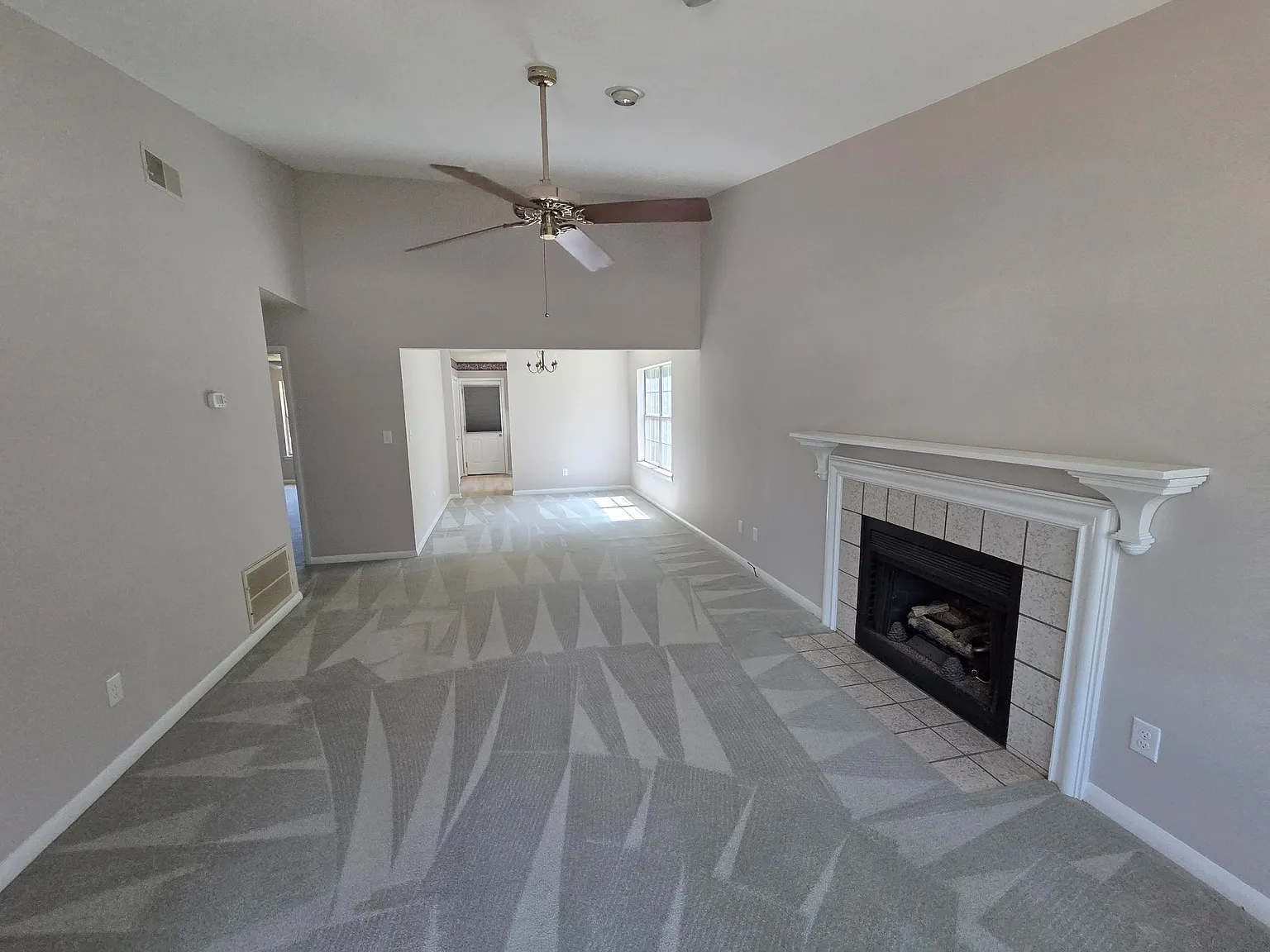 2 bed, 1245 sqft, $1,800 — Photo 3