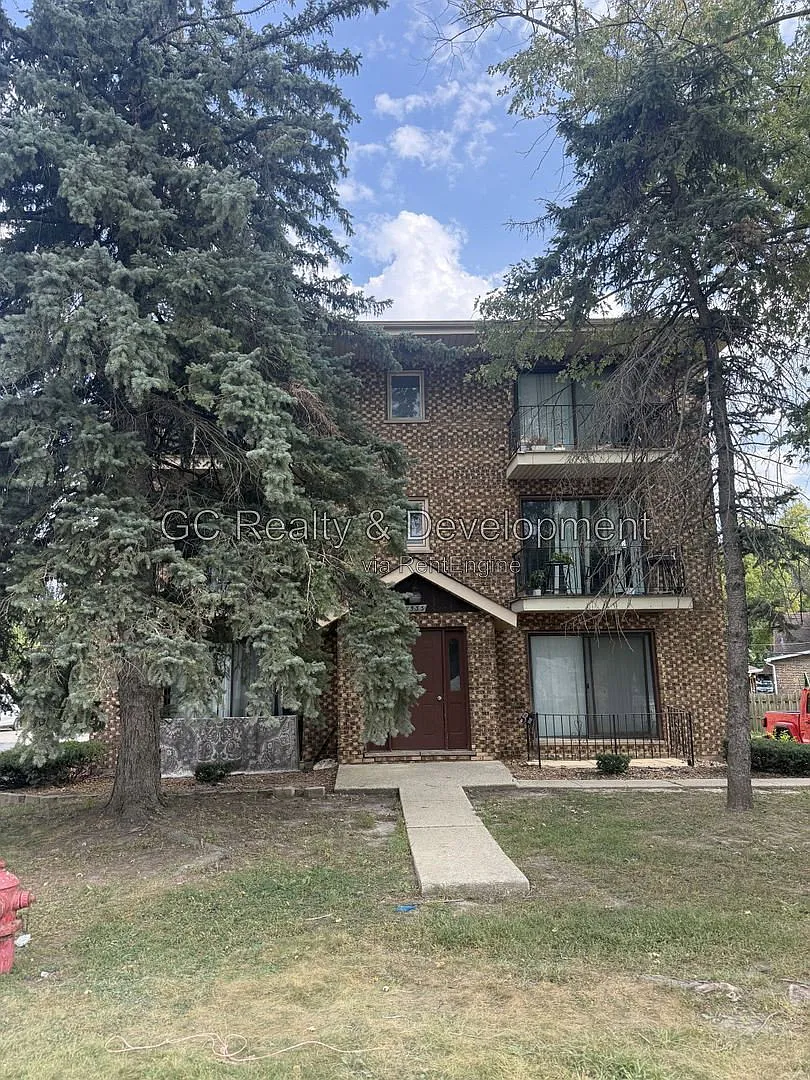 2 bed, 1.0 bath, 900 sqft, $1,495 — Photo 1