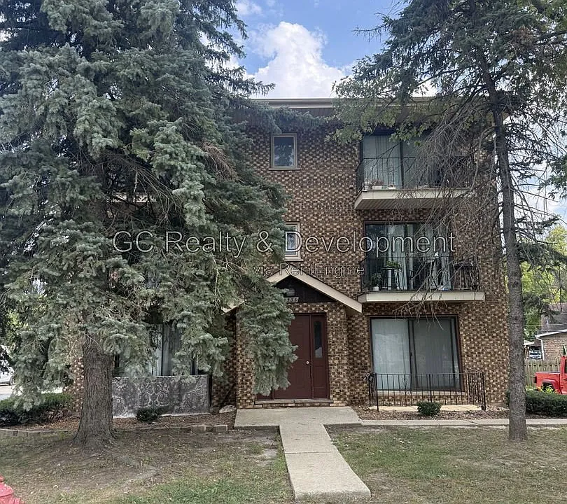 7533 Southwest Hwy #1W