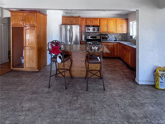 5th image of 4301 Arlington Ave