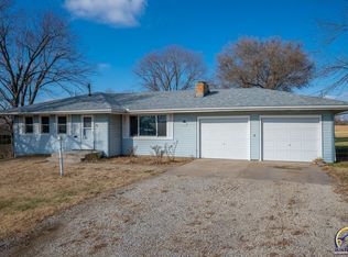 9038 SW 23rd St, Topeka, KS 66614