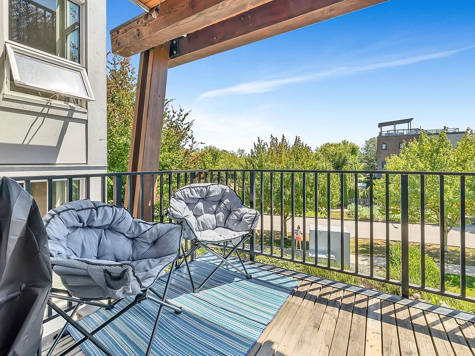 1st image of 215 Brookes St #206