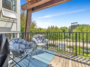 215 Brookes St #206, New Westminster, BC V3M0G5