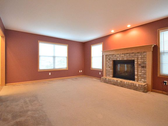 4th image of 10465 Carrousel Woods Dr