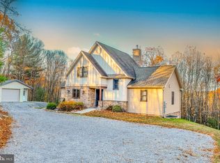 370 Kalers Loft Ln, Lane, PA 15536