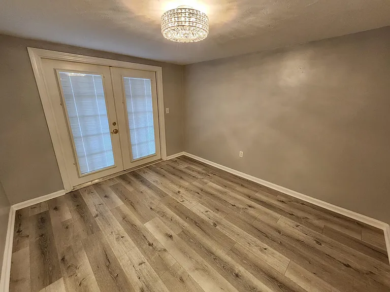 2949 Shamrock St S — Photo 10