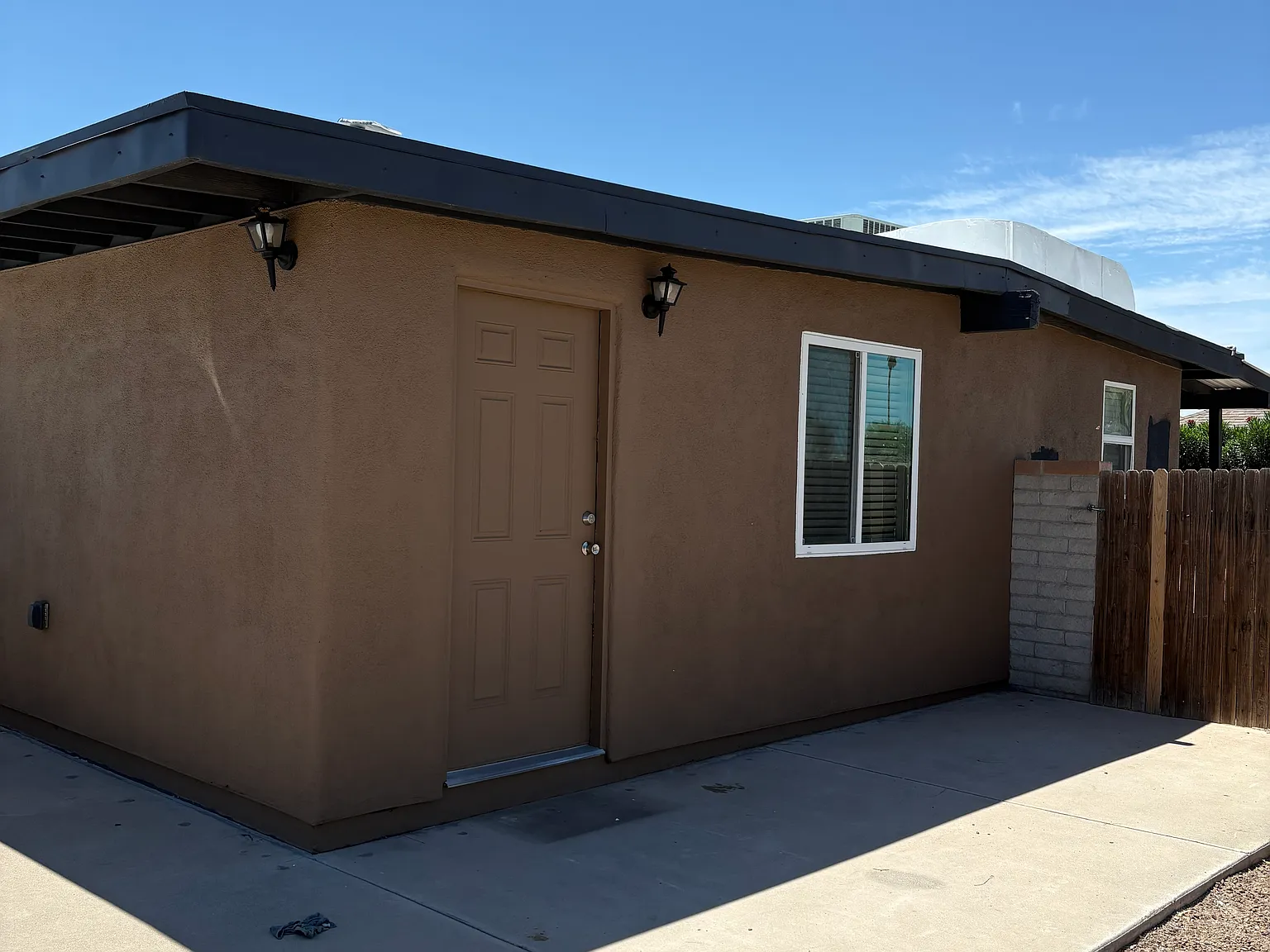 2 bed, 936 sqft, $1,200 — Photo 2
