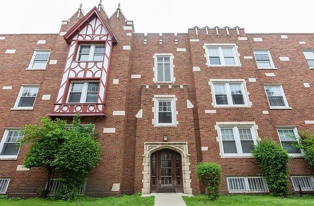1st image of 4832 S Drexel Blvd APT 1W