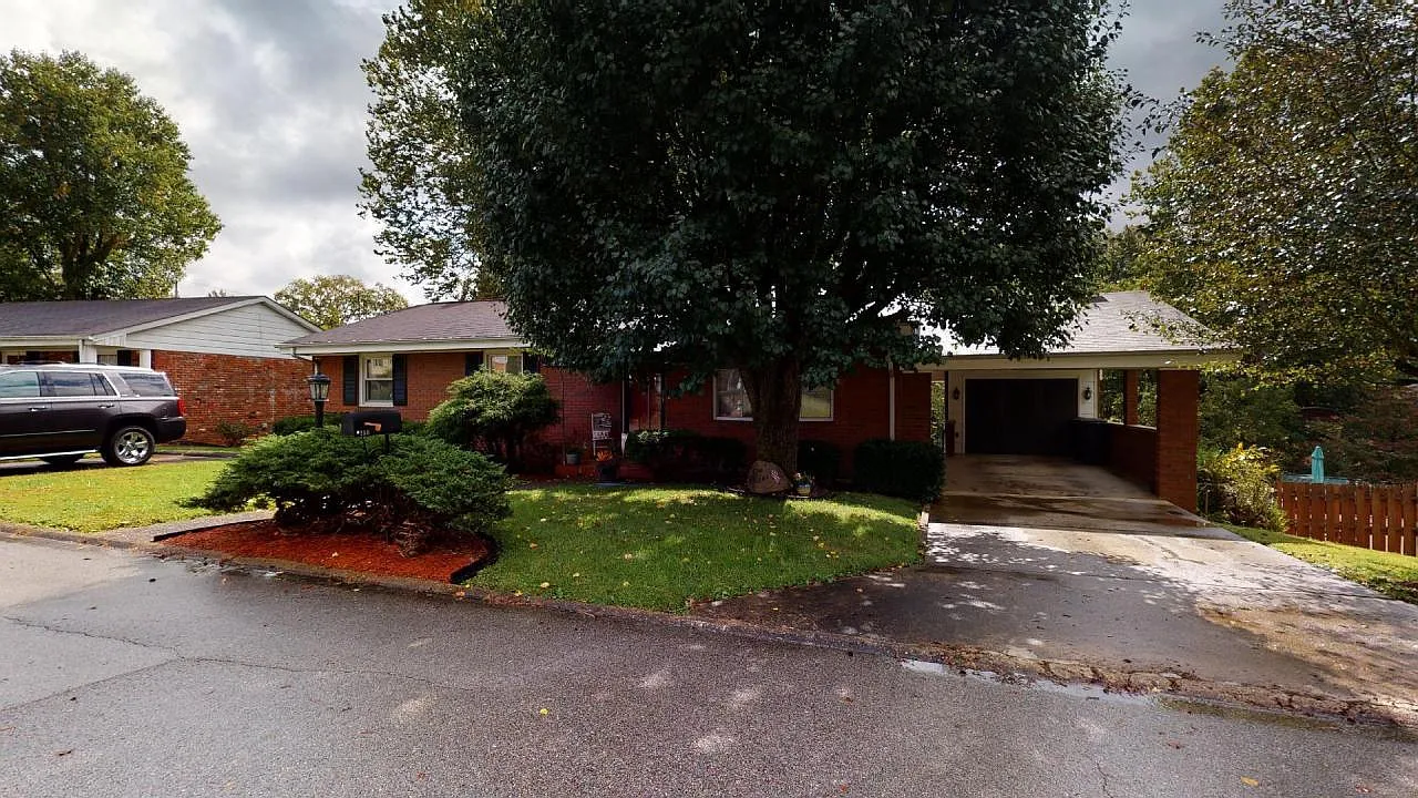 155 Willoughby Ave photo 1