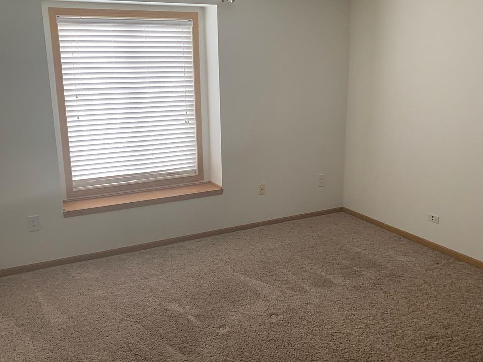 8060 Lexington Pl APT 9, Pleasant Prairie, WI 53158 | Zillow