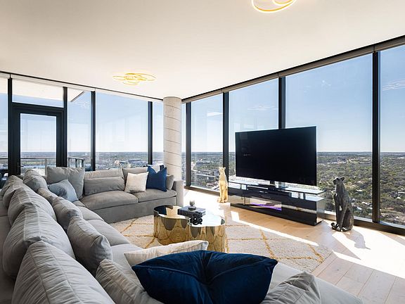 4th image of 44 East Ave #3707