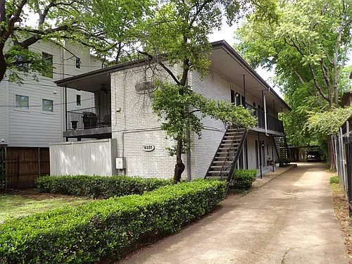 4331 Buena Vista St #101 Photo 1
