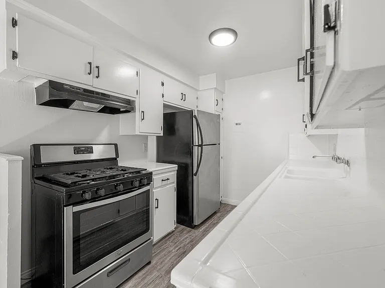 8419 S Western Ave #1 — Photo 2